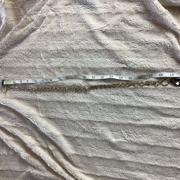 Gold tone 18” necklace with black stone - Picture 6 of 6